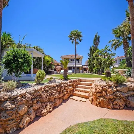 Vilă Lydias Beach House *